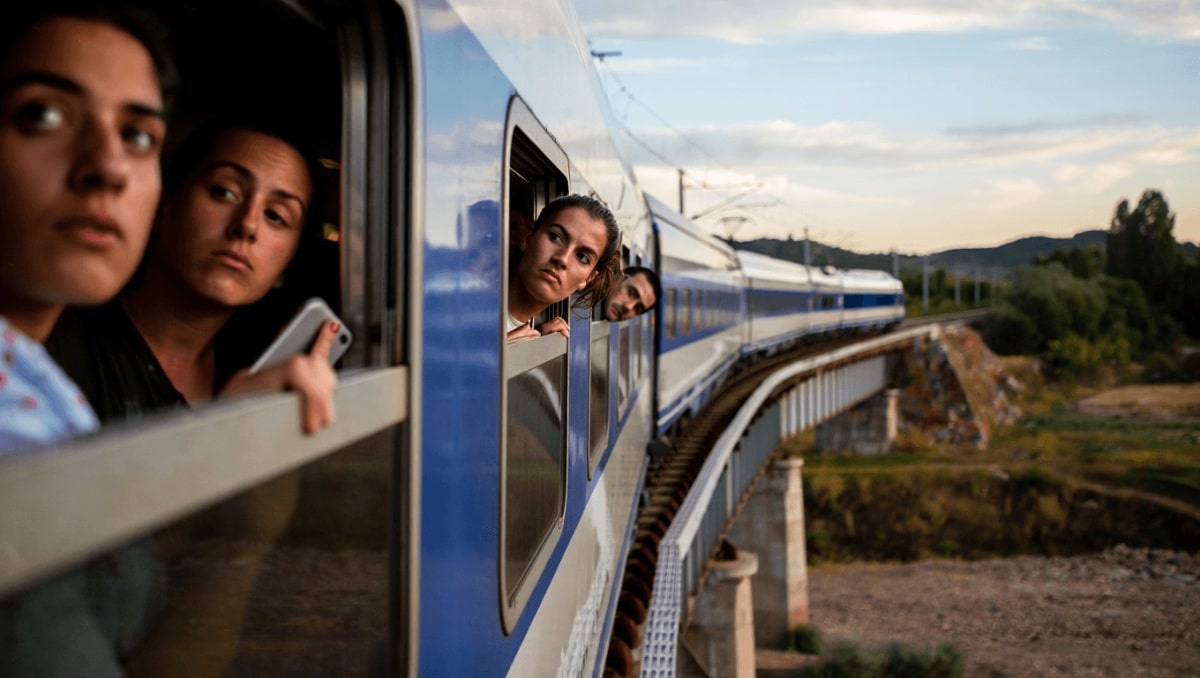 A bordo del primer tren que vuelve a pasar por Adamuz un mes después del accidente: "Es imposible no viajar con un nudo en el estómago"