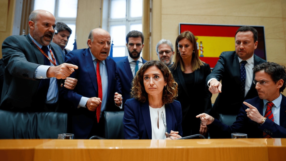 Ministros cargan contra Ester Muñoz por comparar la detención de un militar con un control de tráfico: “Una vergüenza”