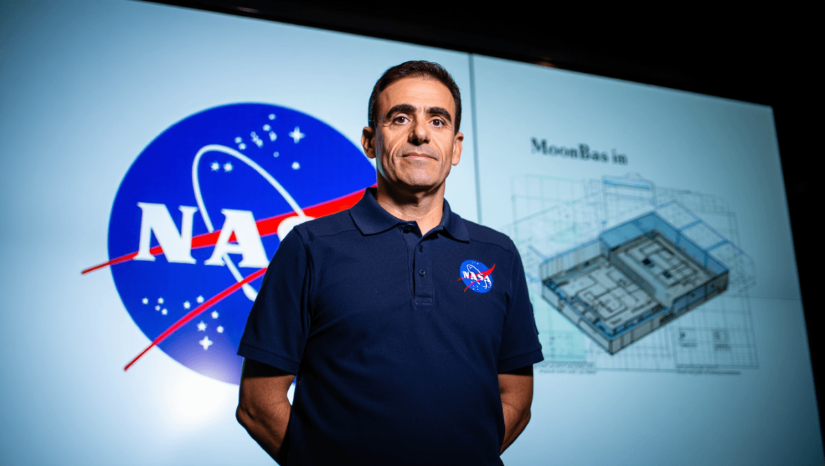 
							El malagueño de la NASA que construirá la primera colonia de la humanidad en la Luna: "La cuenta atrás ha empezado"
						