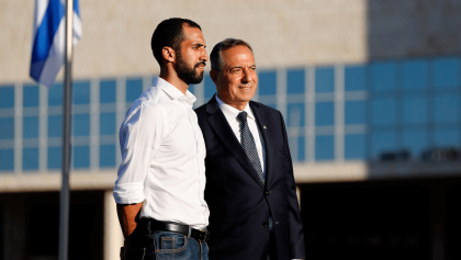 Llegan a Israel los dos activistas de la flotilla detenidos, entre ellos el español Abu Keshek