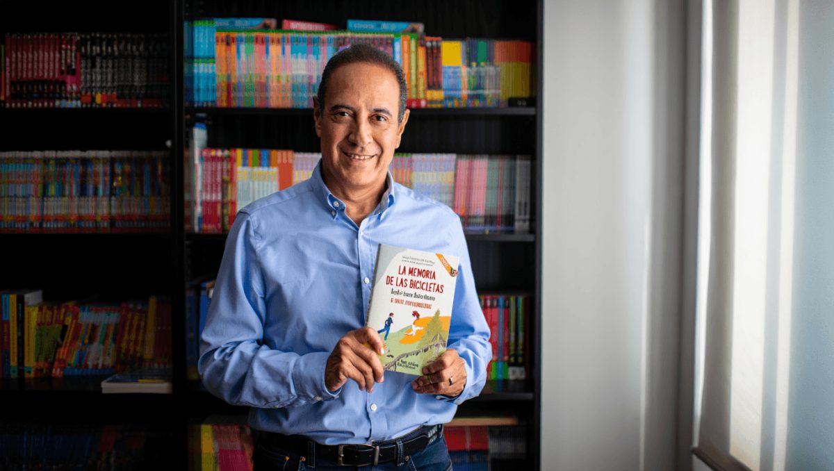 Josan Hatero, ganador del Premio SM Barco de Vapor: "Es importante que los niños se familiaricen con la lectura sin obligarles"