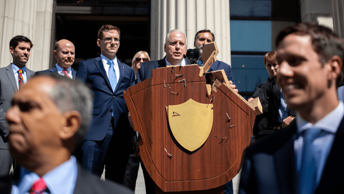 El Gobierno empieza a desmontar el escudo por la guerra en un contexto de margen de beneficio récord en las energéticas