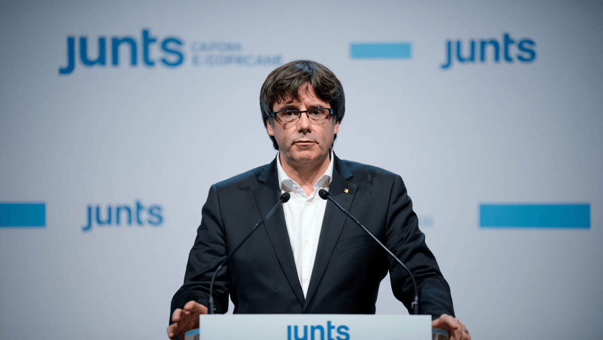Puente anima a Puigdemont "a plantarse en España" tras la sentencia del TJUE y Junts responde: "Cuánta frivolidad"
