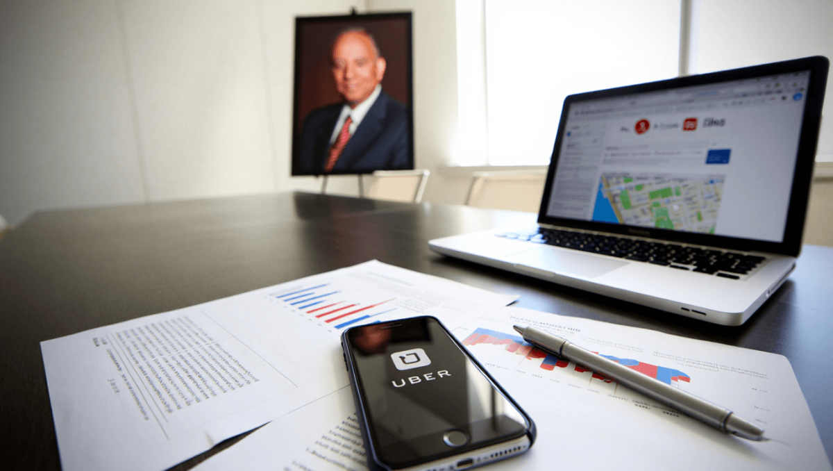Uber lanza una OPA por el 100% de Delivery Hero de la mano del fondo del ex secretario del Tesoro de Obama que comprará Glovo