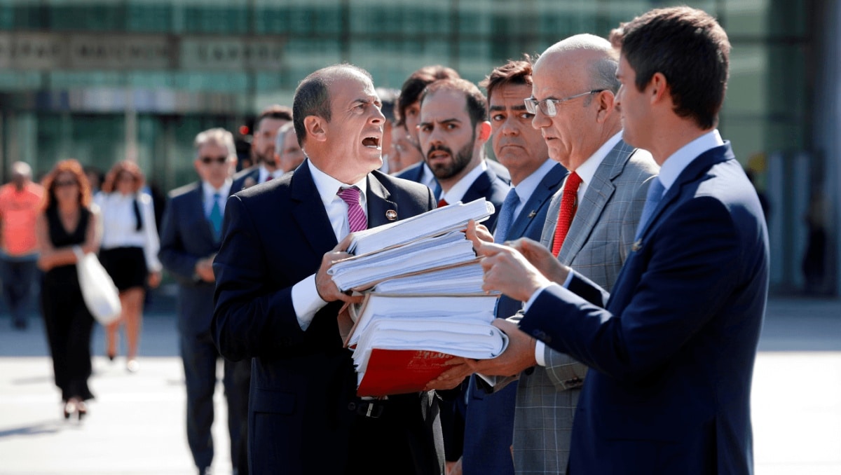 Los sindicatos tumban el borrador de Díaz para levantar el secreto salarial en las empresas: está "incompleto" y tiene "lagunas"