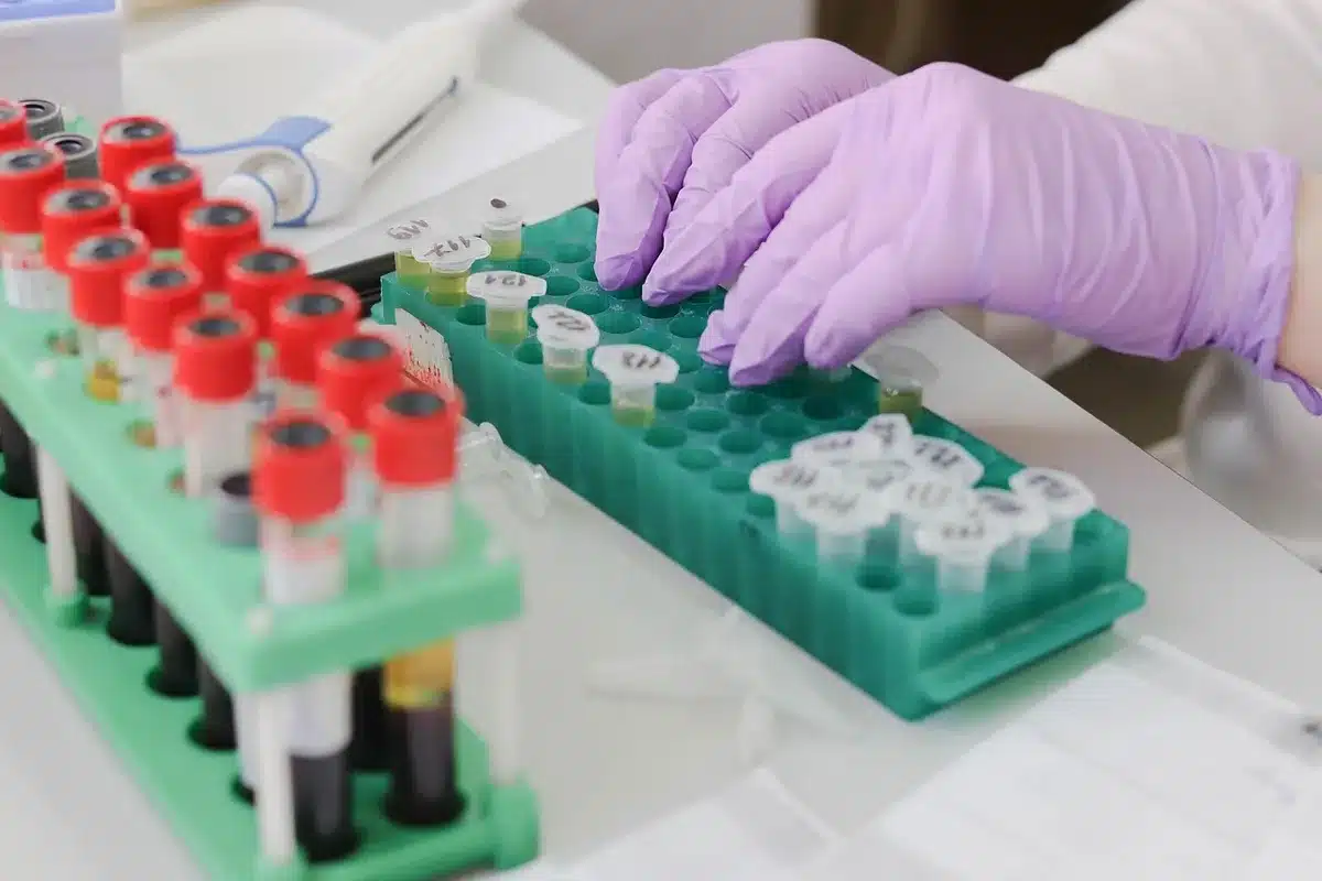 Pruebas de rendimiento web móvil en laboratorio con dispositivos reales
