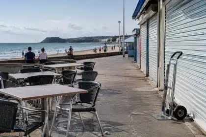 Julio récord en España: Canarias, la única que no lo nota este verano